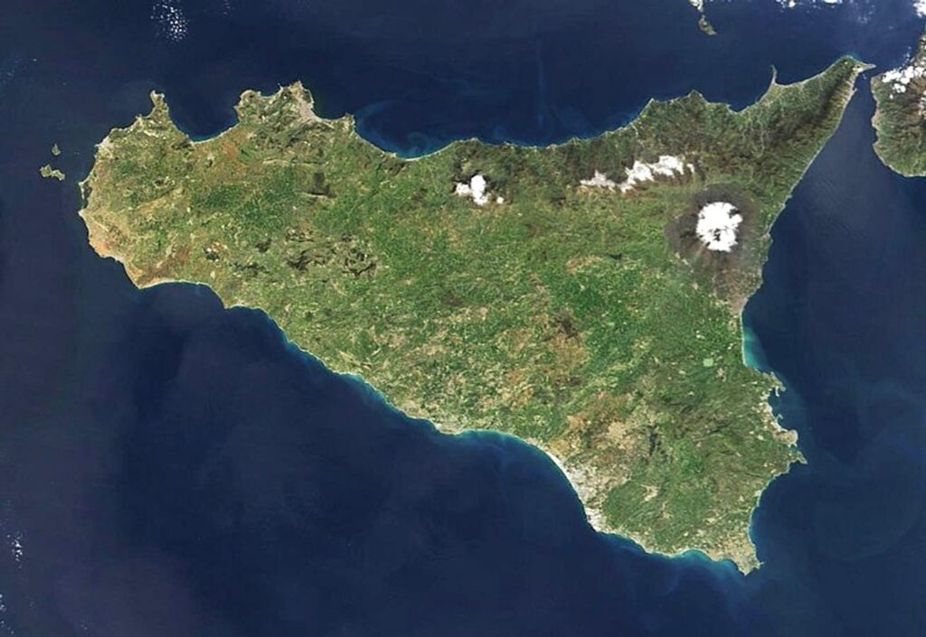 Come arrivare a Lipari: la guida completa — File:Sicily-EO.JPG