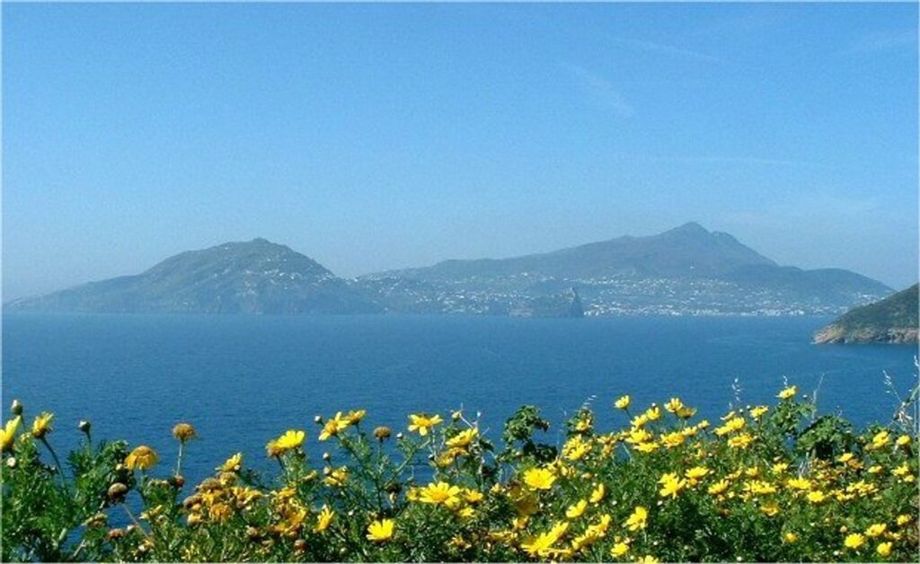 Agriturismi e case rurali nell’entroterra di Lipari — A little rainbow over a sicilian coast.