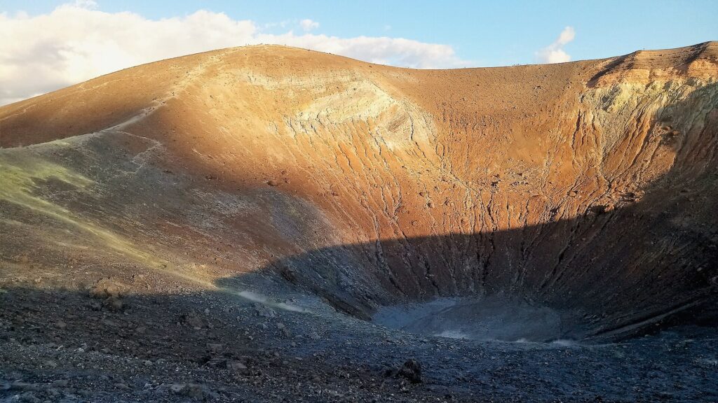La pomice di Lipari e il paesaggio delle cave — Riserva naturale orientata Isola di Vulcano (Q17333266)