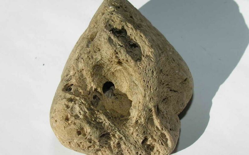 Spiaggia Bianca e Cave di Pomice: cosa sapere — Pumice rock- a very light extrusive igneous rock