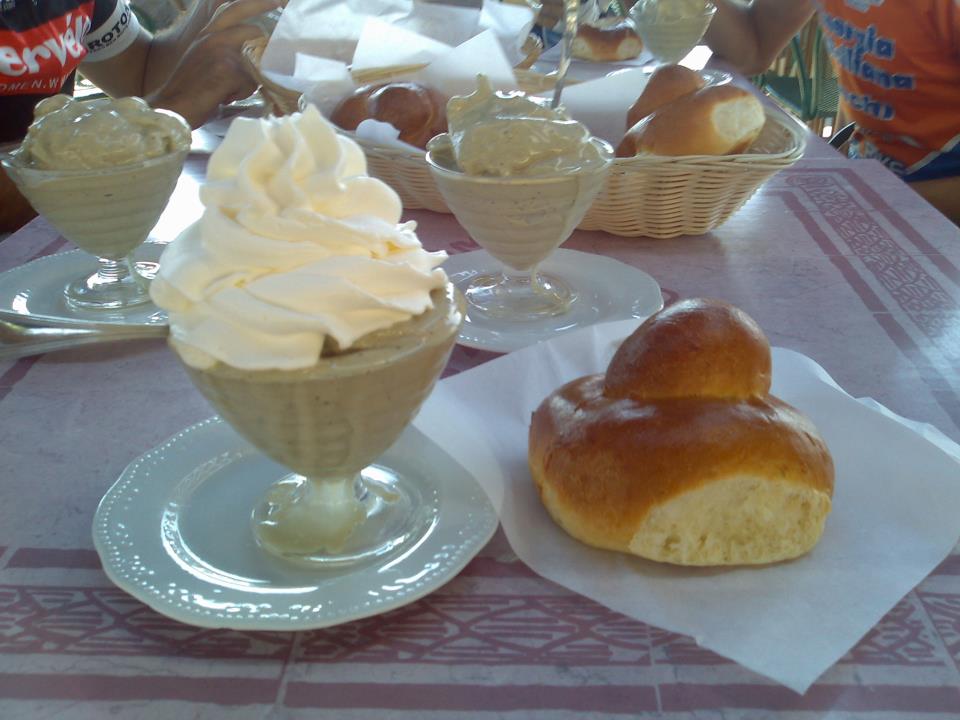 Granite e colazioni siciliane a Lipari — Granita di Bronte