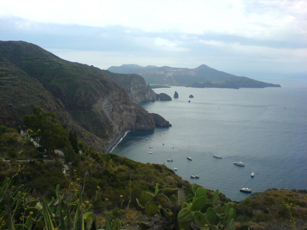 Lipari centro: cosa vedere tra porto e vicoli — Isole Eolie - Lipari e VulcanoLipari