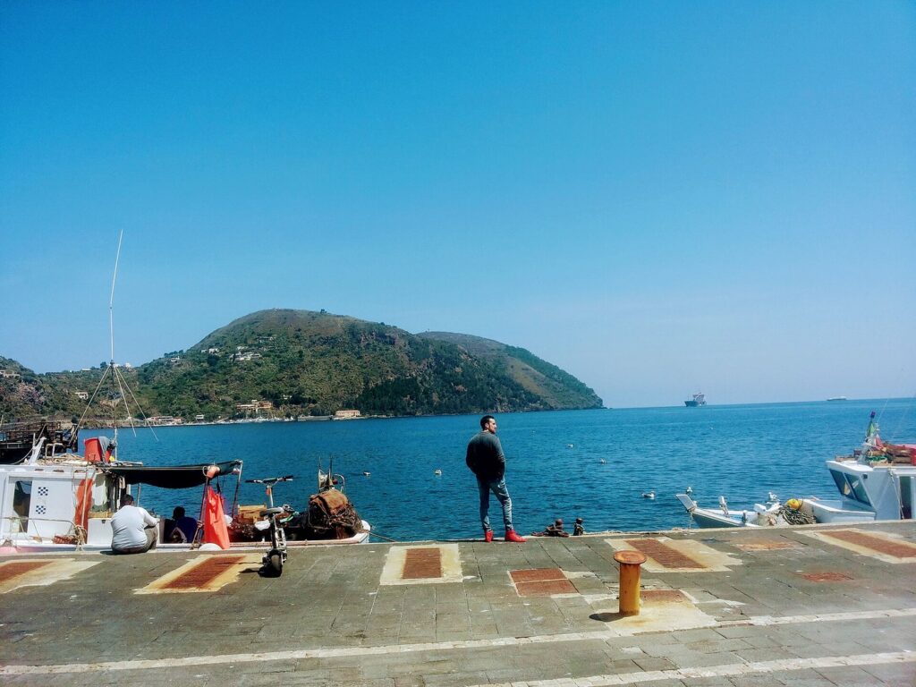 Praia di Vinci: la cala più appartata di Lipari — Port of Lipari, Aeolian Islands