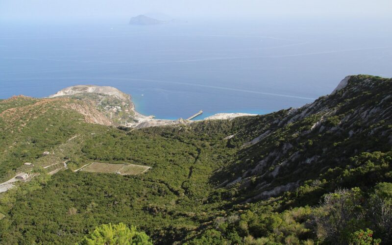 Come visitare Lipari rispettando l’ambiente — View from Monte Pilato towards Cave di Pomice at Porticello (Lipari Island).