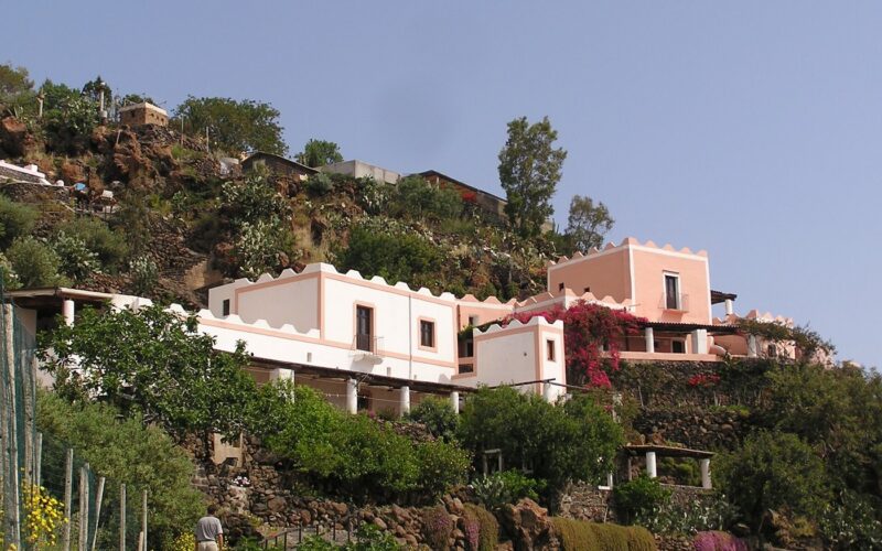 Alicudi da Lipari: cosa sapere prima di partire — Alicudi